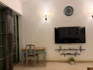 Mesmerizing view 2BHK - 9min drive to Varca Beach Apartment in Benaulim