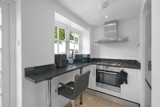 Luxury 3BR 2BA with Hot Tub & Garden Apartment in London Borough of Islington