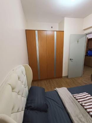 Netflix and Chill with swimming pool access Apartment in Marikina