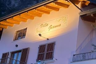 Nice apartment villa in Limone Sul Garda Apartment in Limone Sul Garda