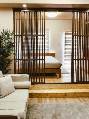 Condo Near Mactan Cebu Airport w/Pool & Gym Access Apartment in Lapu-Lapu City