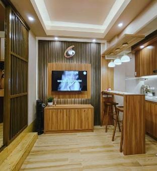 Condo Near Mactan Cebu Airport w/Pool & Gym Access Apartment in Lapu-Lapu City