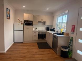 Brand New Modern Retreat in Singleton Apartment in Singleton
