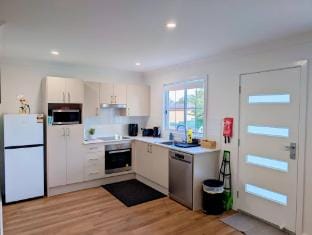 Brand New Modern Retreat in Singleton Apartment in Singleton