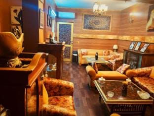 Designer luxury flat with greenry in best location Apartment in New Delhi