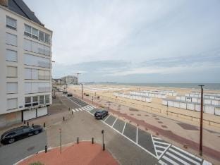 Apartment Knokke-Heist with Sea View Apartment in Knokke-Heist