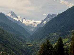 Lavish apartment with wellness Apartment in Sion