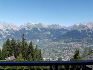 Apartment in Veysonnaz 200m from Ski Slopes Apartment in Sion