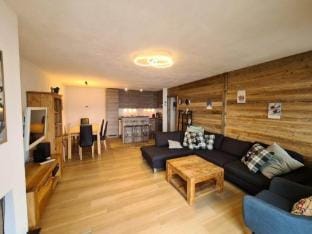 Modern apartment with balcony, ski access Apartment in Nendaz