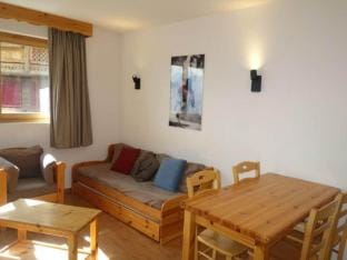 Nice apartment next to cable car Apartment in Nendaz