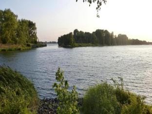 Riverside Retreat with Comfort Apartment in Schleswig-Holstein