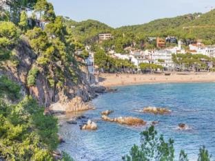 Apartment in Calella with Waterfront Views Apartment in Llafranc