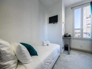 Hotel Avaton - Single bedroom - Cannes Palais Apartment in Cannes