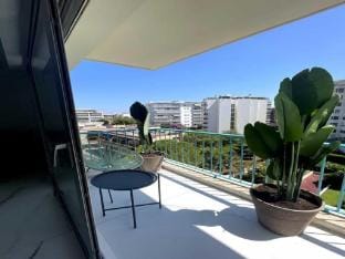 Modern apartment - 3BR- 6P - Palm Beah Apartment in Cannes