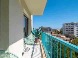 Modern apartment - 3BR- 6P - Palm Beah Apartment in Cannes