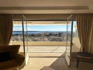 Flat -2BDR4P - SEA VIEW Apartment in Cannes