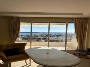 Flat -2BDR4P - SEA VIEW Apartment in Cannes