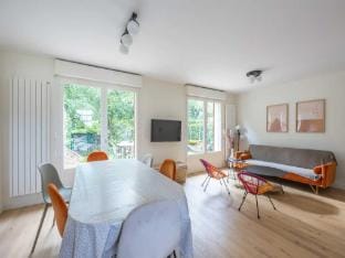 Charming house with garden in residence with pool Apartment in Deauville