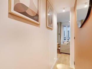 Magnificent apartment - 2BR4P - Place des Vosges Apartment in Paris