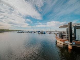 Lake Breeze Retreat, Klitten Docked boat in Saxony