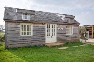 Tiny House in Wonderland Chalet in Horsham District