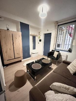 Studio Bastille good value for money Vacation rental in Paris