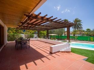 Chalet in Maspalomas with Heated Pool Vacation rental in Maspalomas