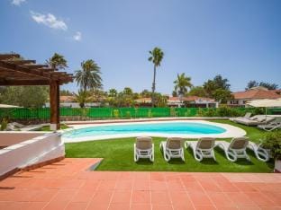 Chalet in Maspalomas with Heated Pool Vacation rental in Maspalomas