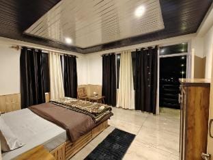 2 bhk Luxury suite at "Hils&Paw" Vacation rental in Manali