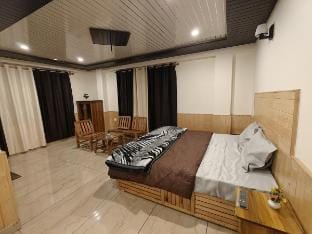 2 bhk Luxury suite at "Hils&Paw" Vacation rental in Manali