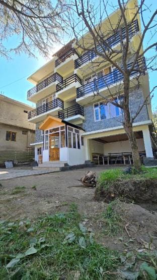 Komfort Stay with balcony with Forest view Vacation rental in Manali