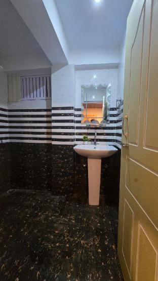 Komfort Stay with balcony with Forest view Vacation rental in Manali