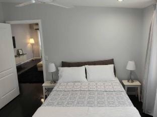 Carefree comfort home Vacation rental in Deception Bay