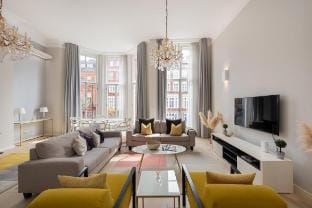 Presidential Residence | 14ft High Ceilings Vacation rental in City of Westminster