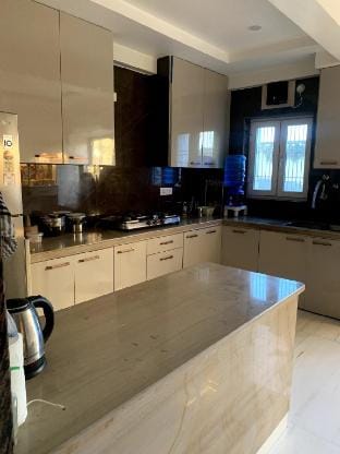 Modern Family Apartment in Heart of Varanasi Vacation rental in Varanasi