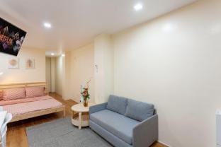 Quiet Studio Near Maginhawa Vacation rental in Quezon City