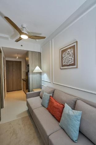 Coast Pasay Prime Residences with Netflix and Wifi Vacation rental in Pasay
