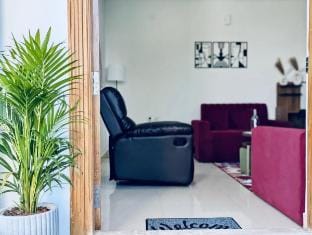 Urban Lakeview Suites _ Suchitra 201 Vacation rental in Secunderabad
