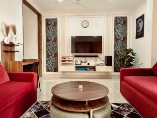 Urban Lakeview Suites _ Suchitra 101 Vacation rental in Secunderabad
