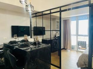 Elegant and Modern Style Venice Luxury Residences Vacation rental in Makati