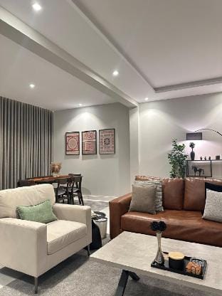 Elegant Self Entry Apt + Cinema & Terrace Vacation rental in Jeddah