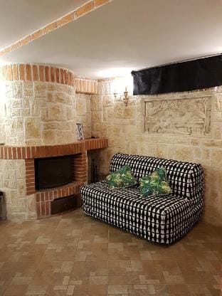 Roman Tavern - Studio Apartment Garden & A/C Vacation rental in Anzio