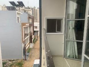 Peaceful airy best ambiance and locality Vacation rental in Varanasi