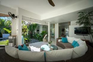 Villa 888 Eat Shop Play - 3BR Private Pool Oberoi Vacation rental in Kuta