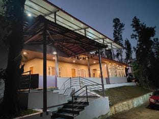 Robasta tropica form Stay - Private waterfalls Vacation rental in Karnataka