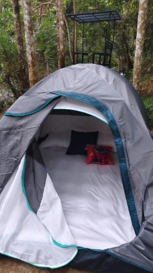 Nature Escape: Cozy Tent Retreat Riverside Vacation rental in Kerala