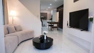 Modern Private Pool Villa in Sukhumvit Vacation rental in Bangkok