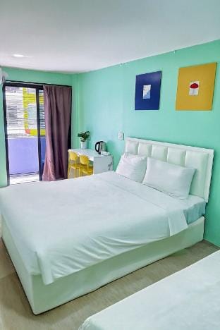 MonthlyRent Cheap/Include Electric/Patong Beach/ family Room Balcony/3person-L Vacation rental in Patong