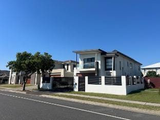 Pet Friendly &Ev Charging& Resort facilities Vacation rental in Brisbane