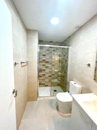 S3 - Spacious and Minimalist King Room Vacation rental in L'Hospitalet de Llobregat